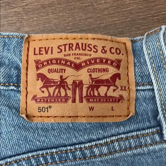 Levi’s 501 Denim Shorts - Picture 4 of 4